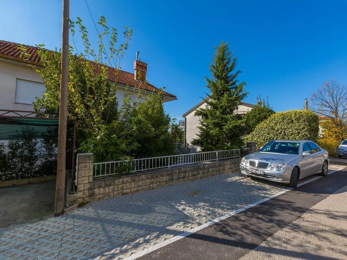 Apartments Dubravka Crikvenica 0*,