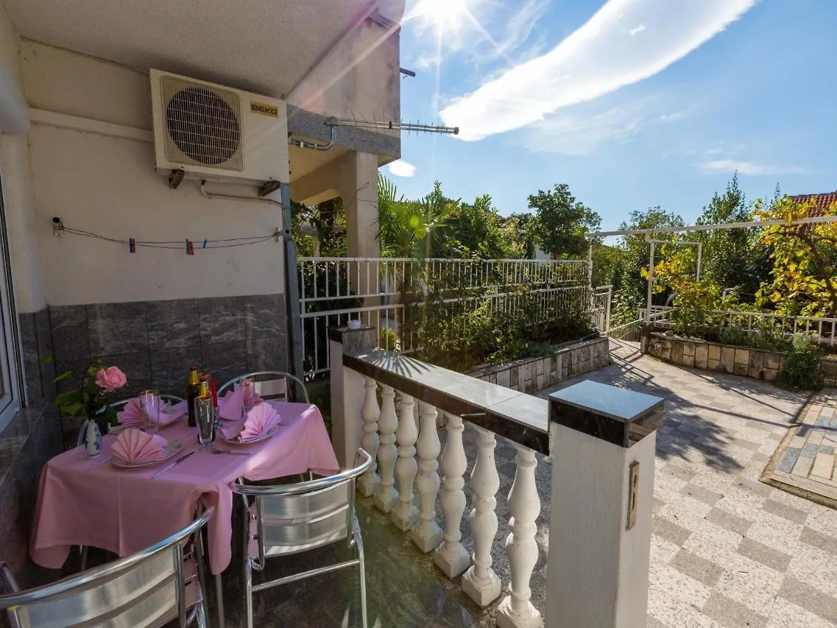 Apartments Dubravka Crikvenica 0*,